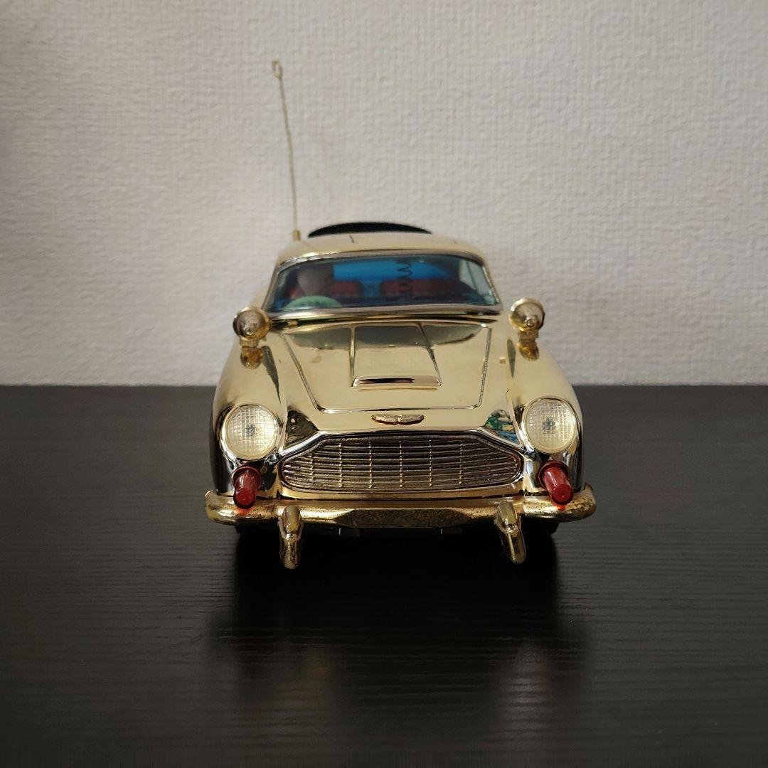 ギルバード　アストンマーチン　007　ジェームズ・ボンド