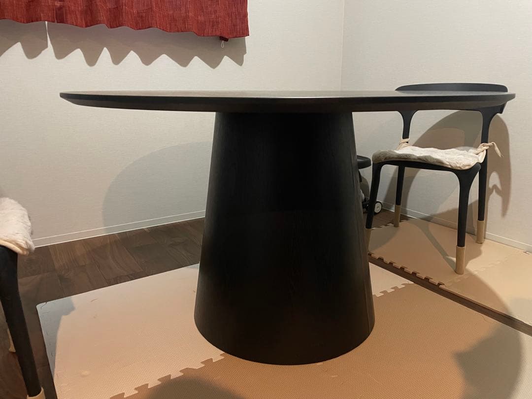 ダイニングテーブル　円形　ブラック