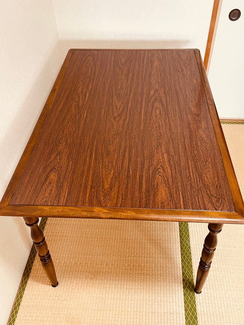 キツツキマーク 飛騨産業　レトロでアンティークなテーブル