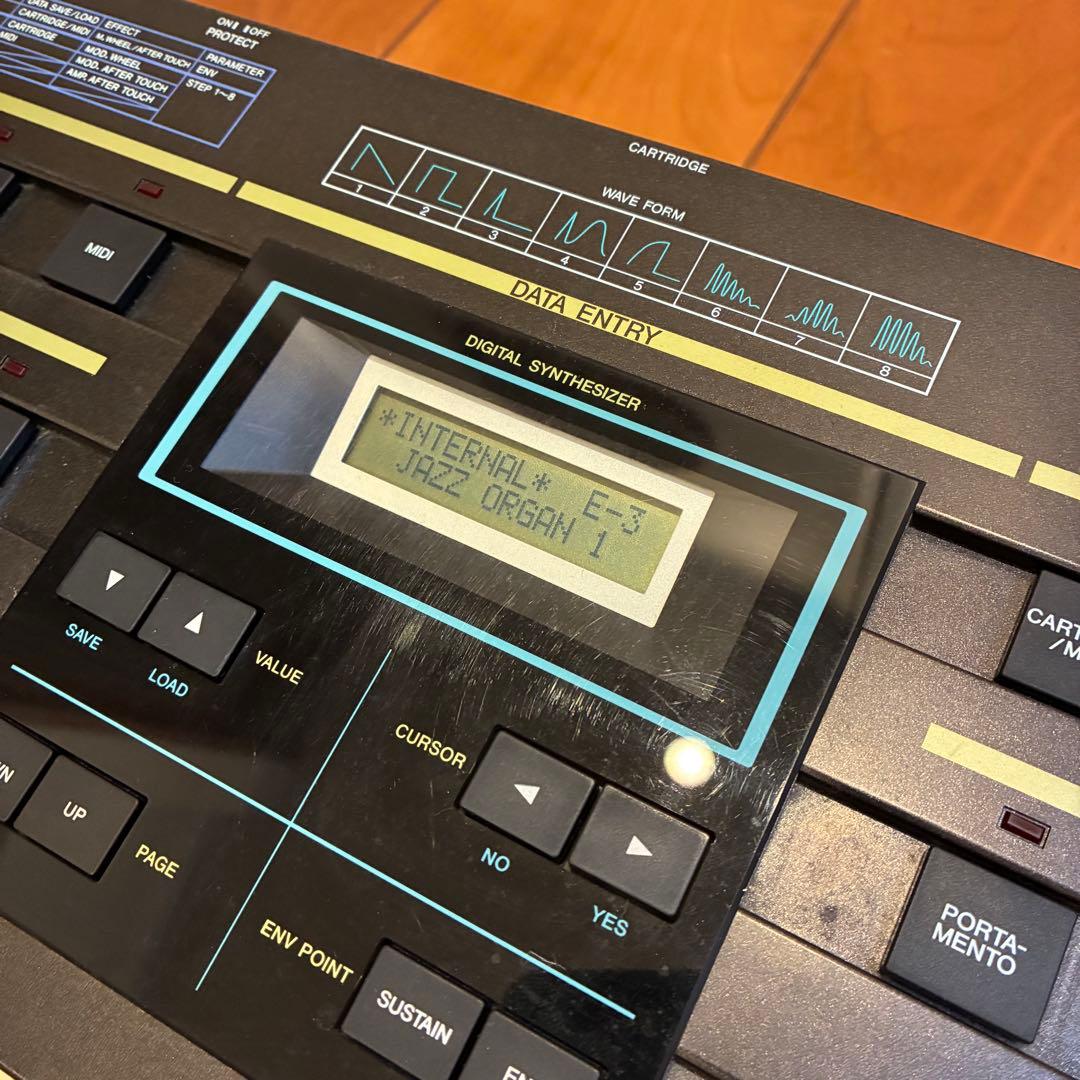 Casio CZ-1 カシオ　シンセサイザー