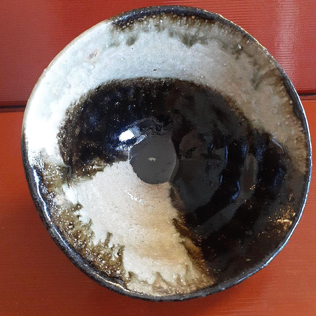 瀬戸黒の掛け分け抹茶茶碗