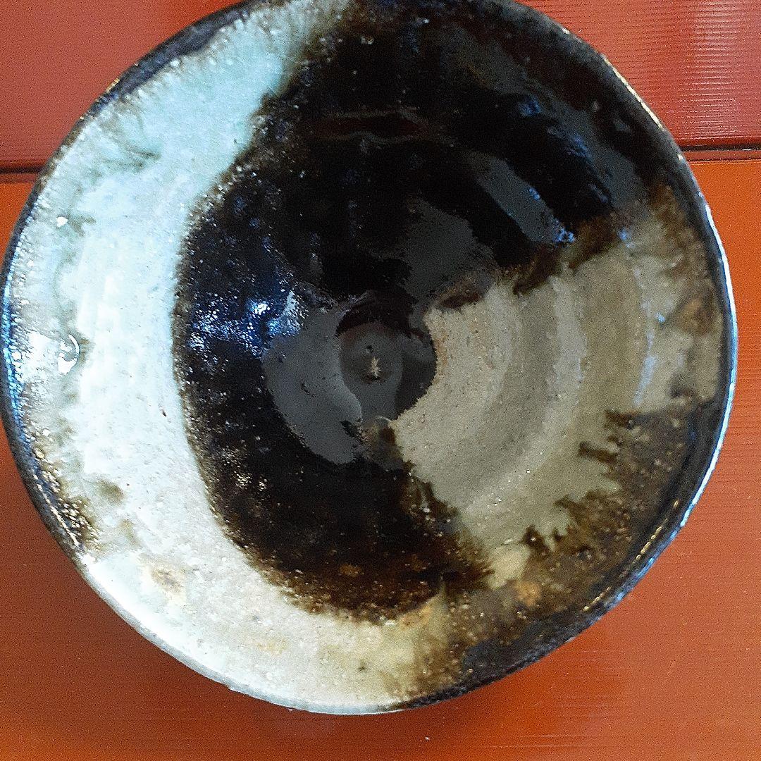 瀬戸黒の掛け分け抹茶茶碗