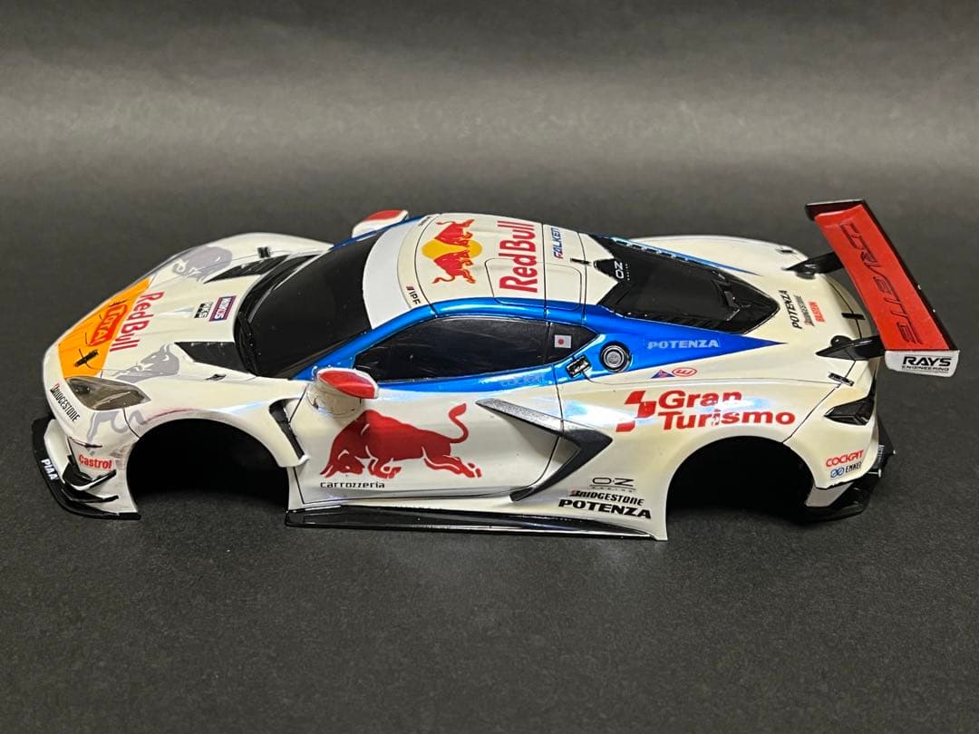 京商　ミニッツ コルベット　c8-r ホワイトボディ自作塗装　使用品　2台セット