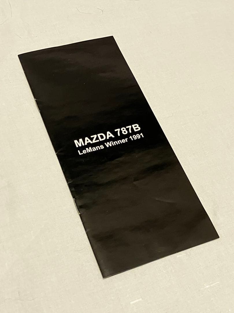 オートアート　シグネチャー　MAZDA 787B 1/18