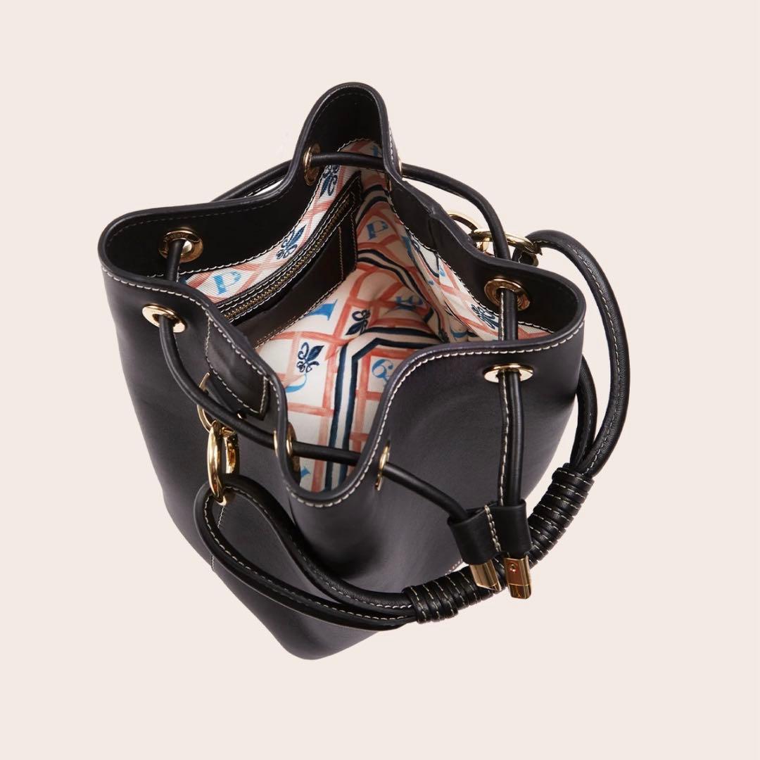 新品！ ブラック バケットバッグ