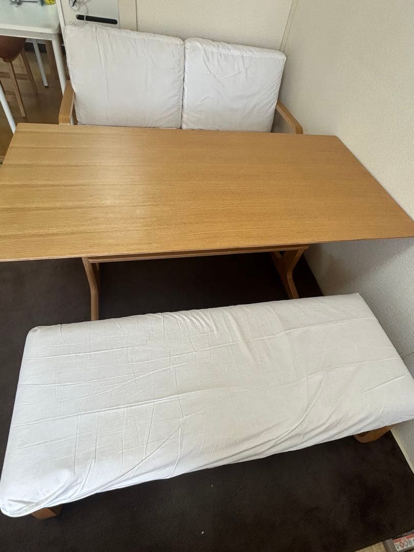 MUJI無印良品:リビングでもダイニングでも使えるテーブル