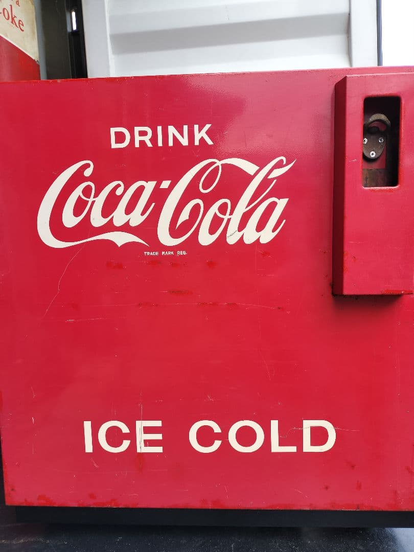 コカコーラ冷蔵庫　アンティーク　昭和初期水槽タイプ　瓶コーラ　コカコーラ販売機