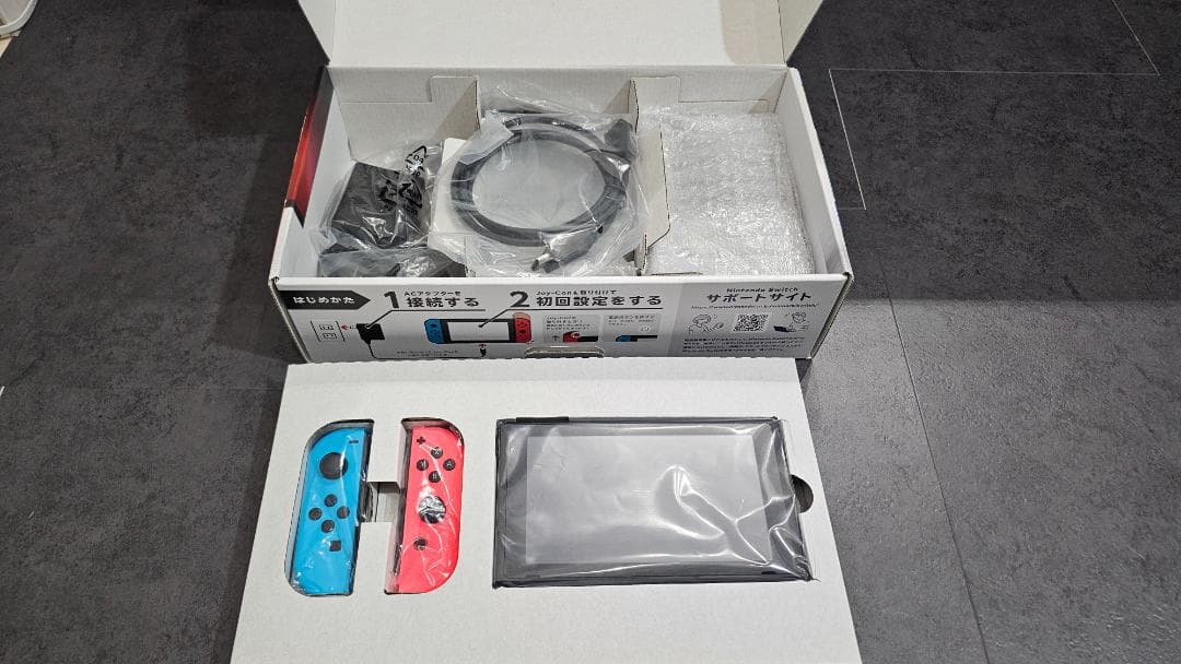 Nintendo Switch ネオンブルー/ネオンレッド 本体＋周辺機器3点