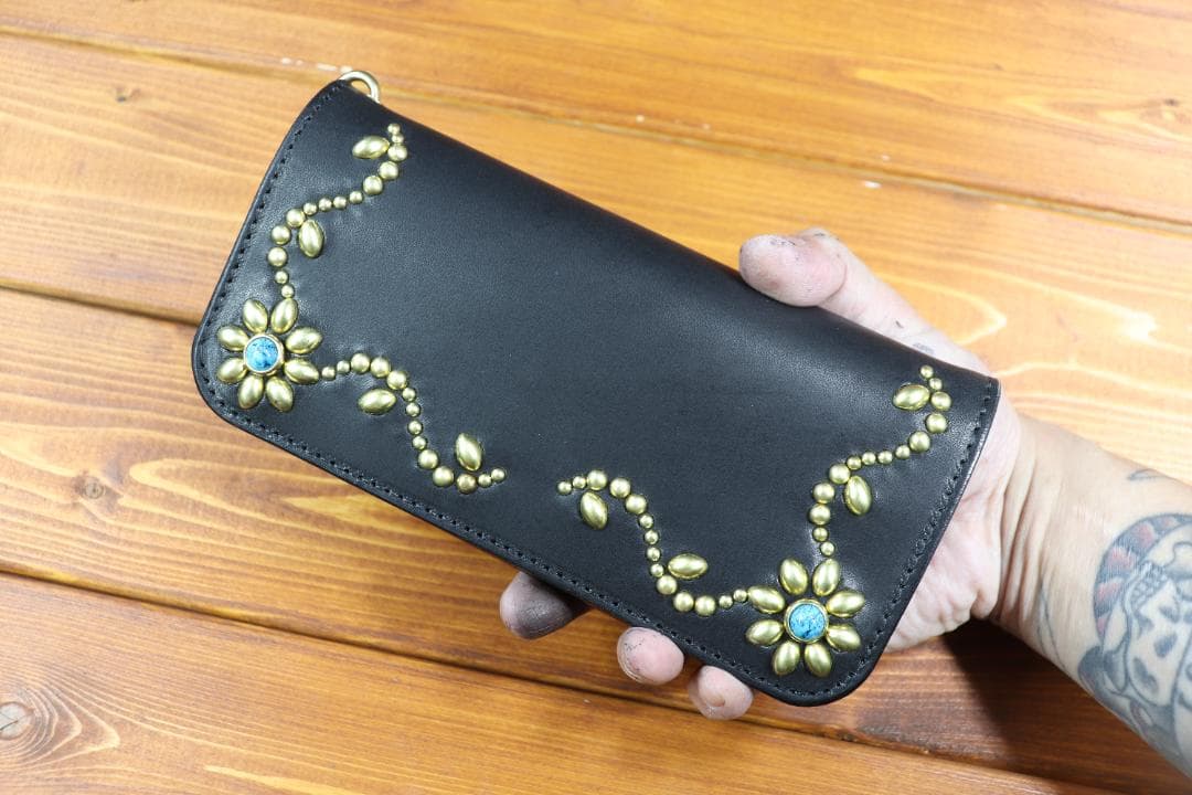 【即納商品】フラワー　スタッズロングウォレット