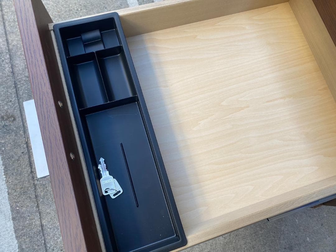 A269☆コクヨ 高級 片袖机 鍵付き「マネージメント 550」