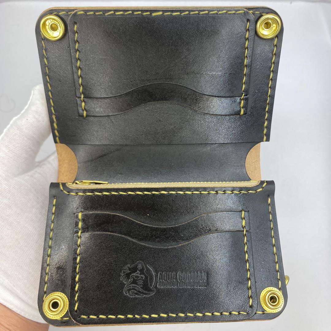 お札折らずに収納できる無骨な手染めミドルトラッカーウォレット BTW