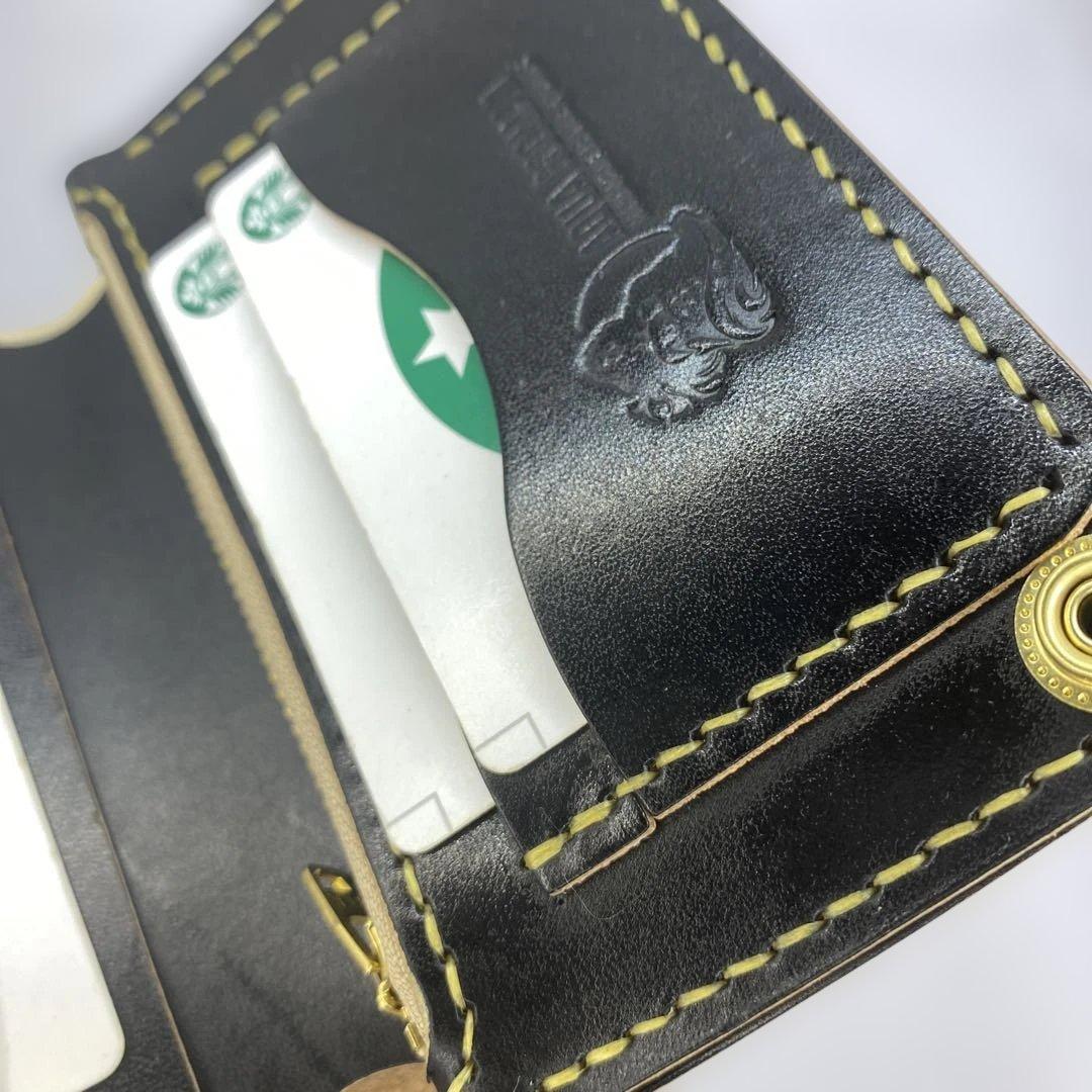 お札折らずに収納できる無骨な手染めミドルトラッカーウォレット BTW