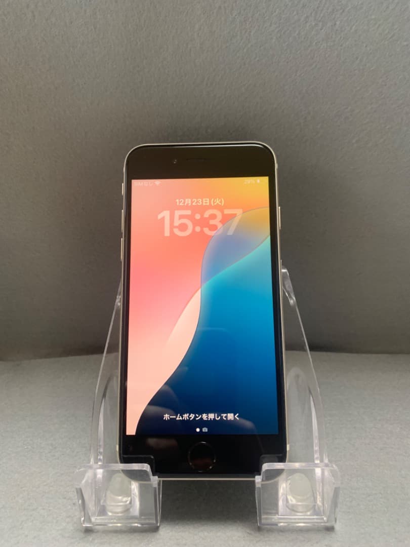 美品 国内版 SIMフリー iPhoneSE 第3世代 64GB スターライト色