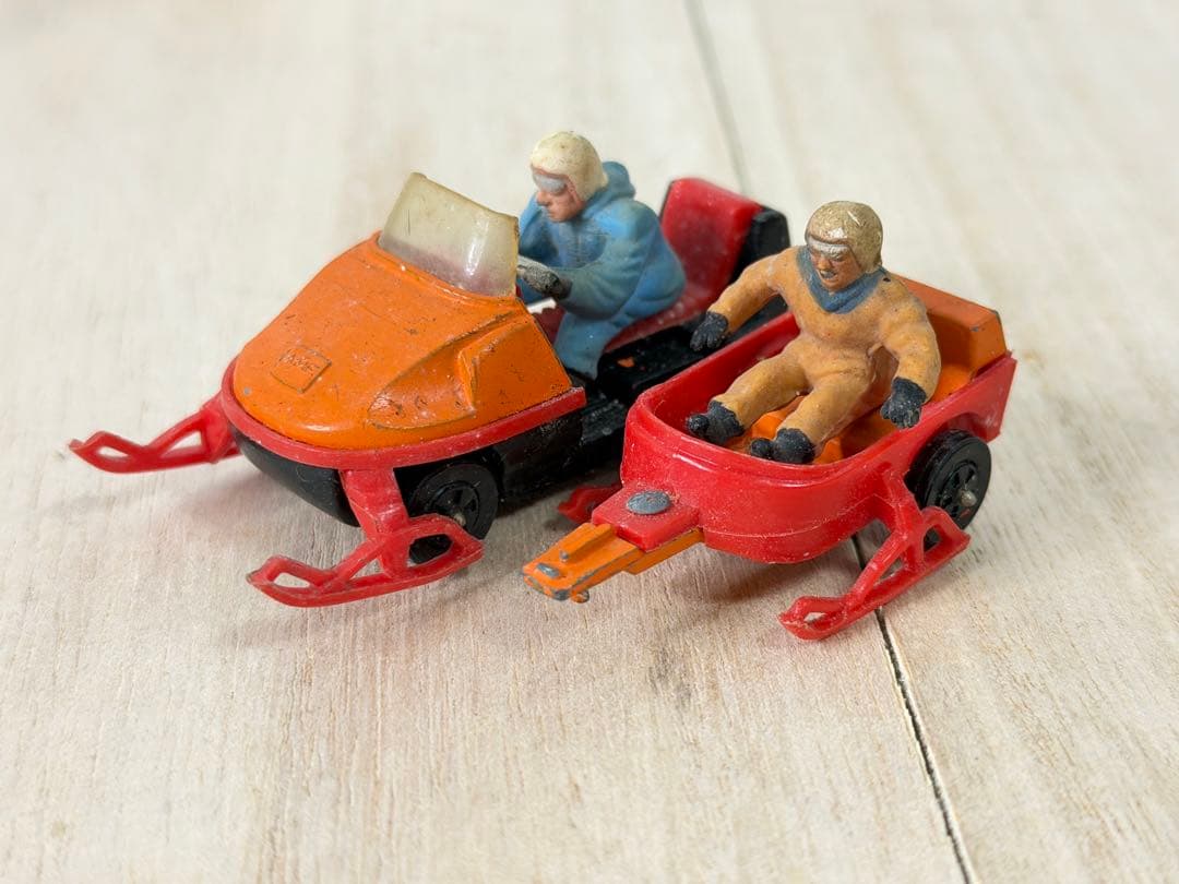 スノーモービル＆トレーラー 2506 ツインパック VNM 1/64