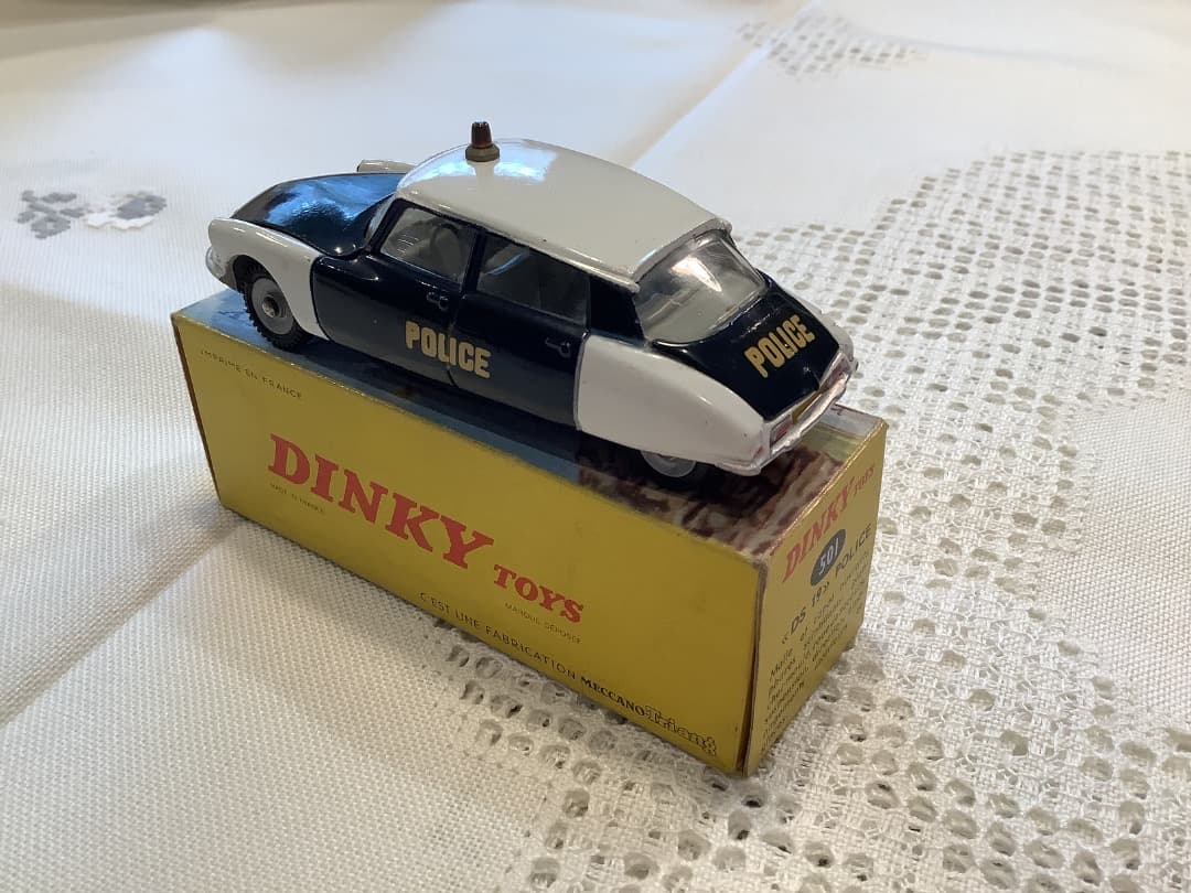 美品　仏製DINKY TOYS シトロエンポリスDS19 ミニカー