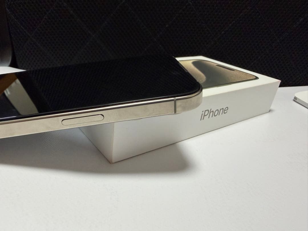 iPhone15Pro 256GB ナチュラルチタニウム　SIMフリー