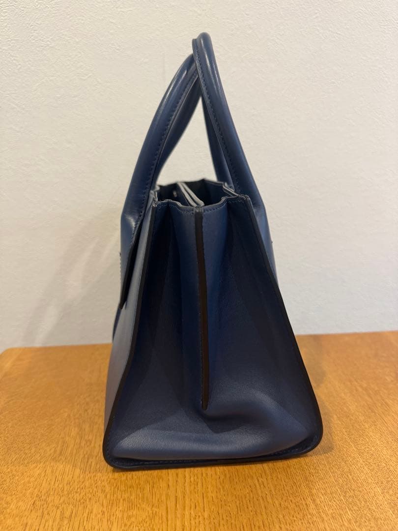 TOD'S ネイビー 2WAYハンドバッグ ショルダーストラップ付き