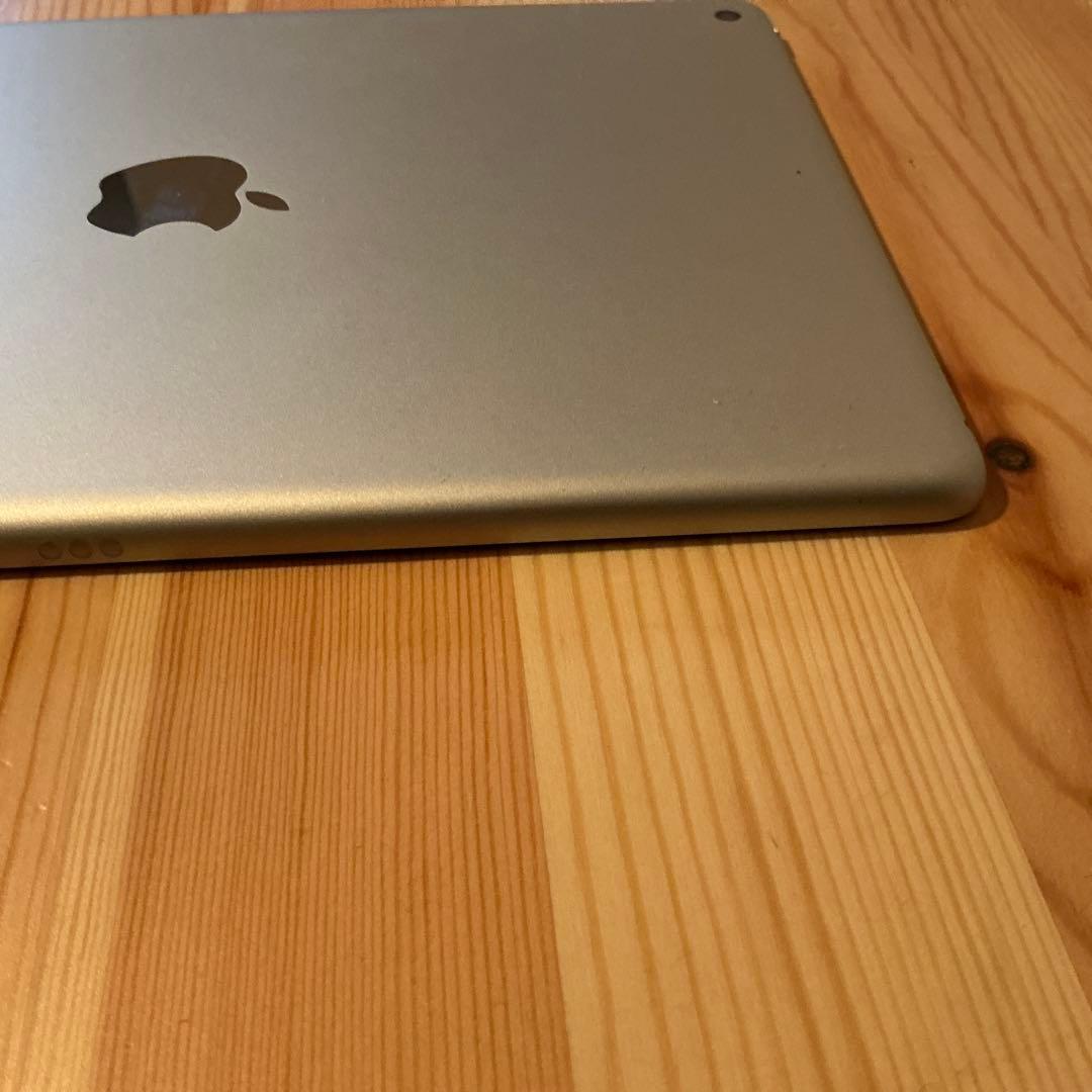 iPad 第9世代 シルバー 本体 ジャンク