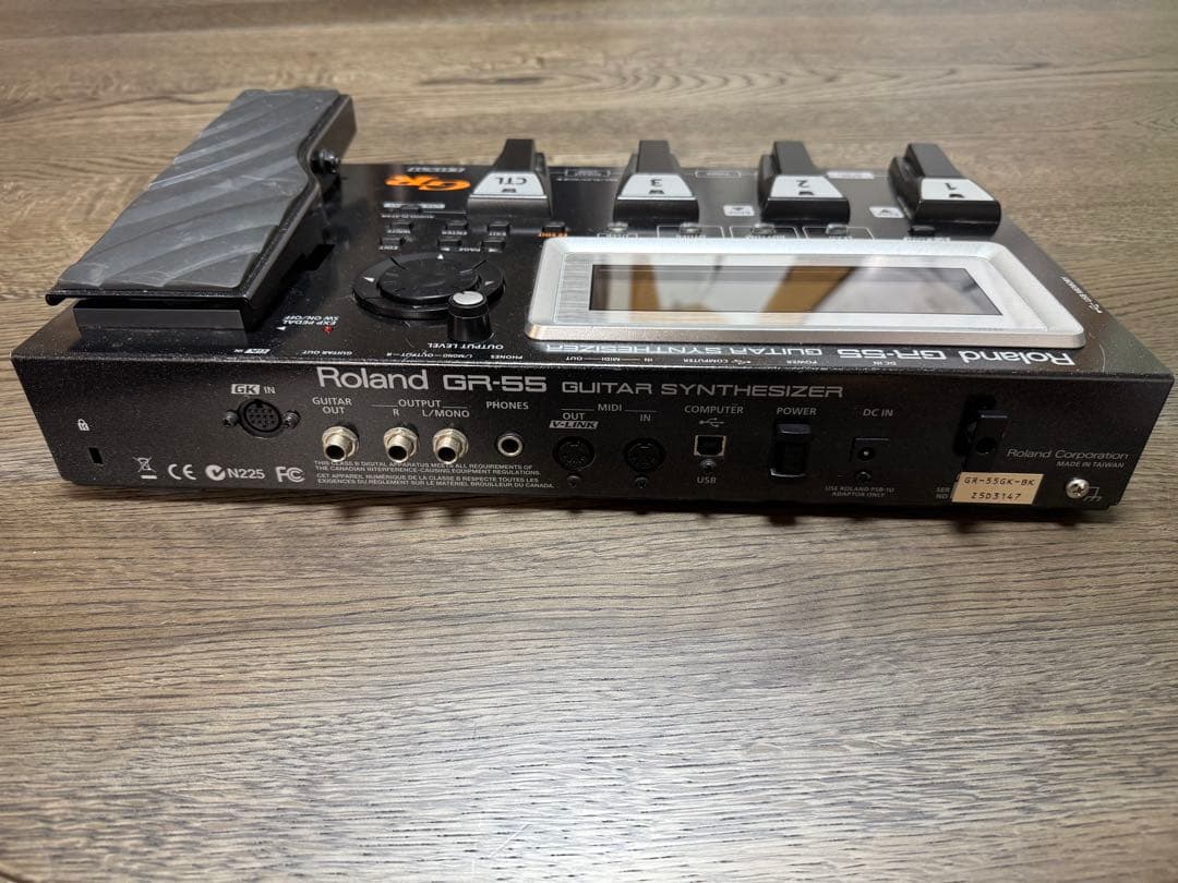 Roland GR-55 ギターシンセサイザー