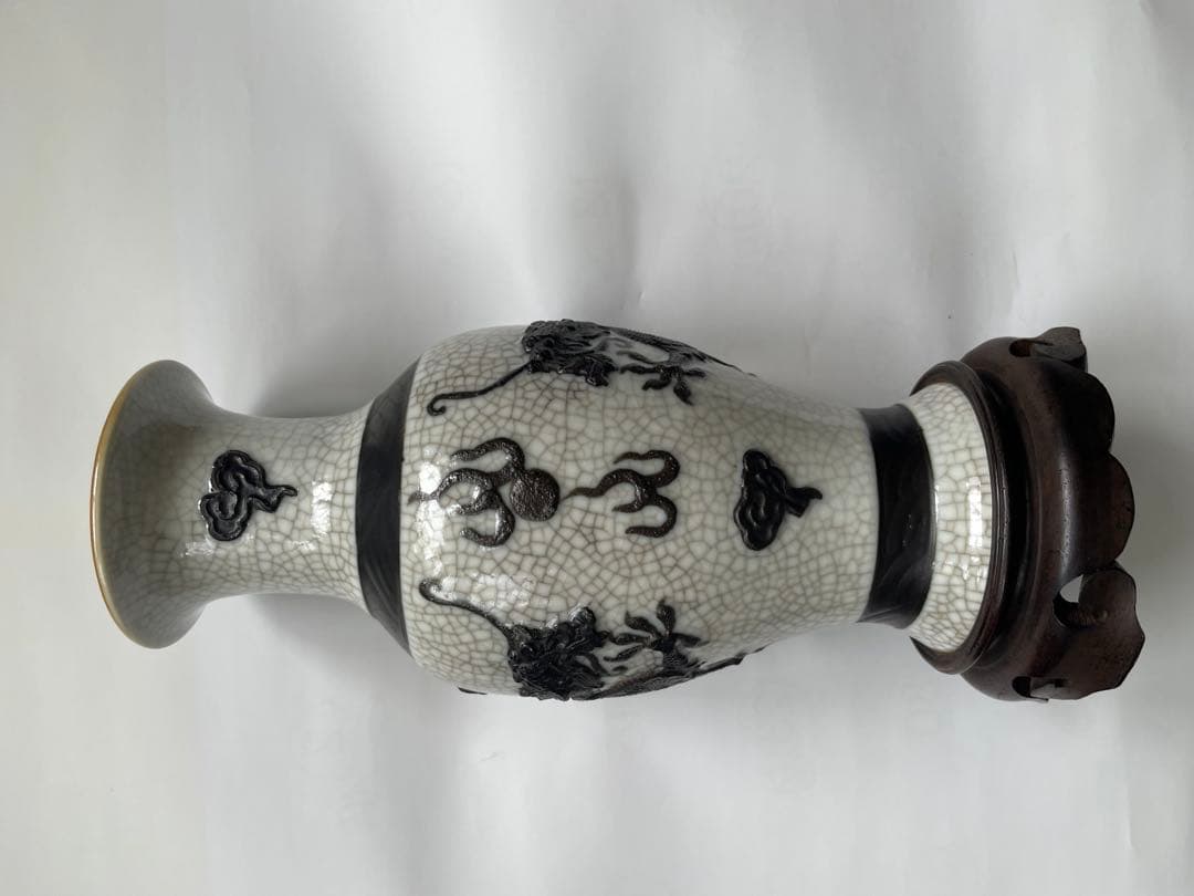 龍模様の陶磁器花瓶　成化年製