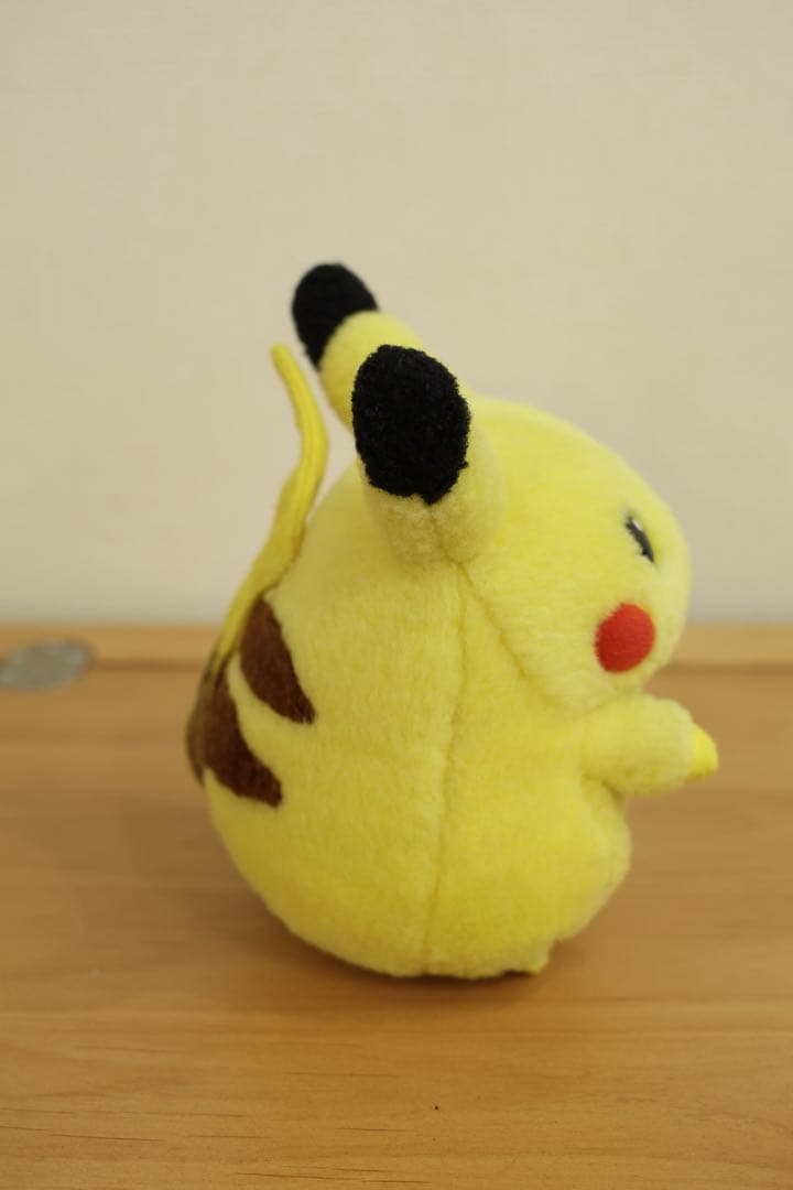 ポケモン TOMY ピカチュウ ぬいぐるみ 初期ピカ②
