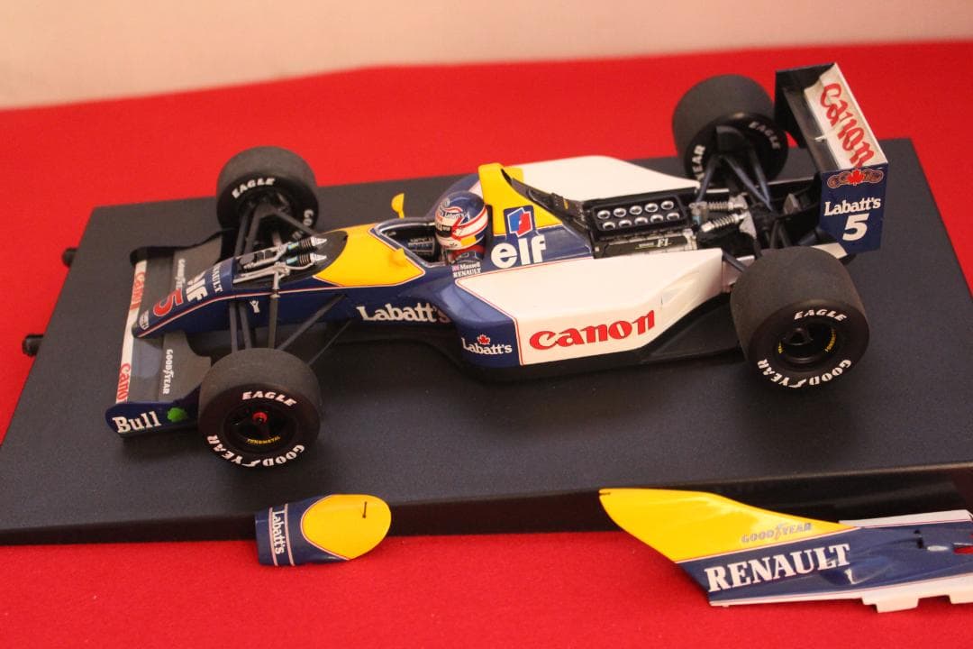 ミニカー 1/18・1992年 F1 ウイリアムズ・ルノー FW14B