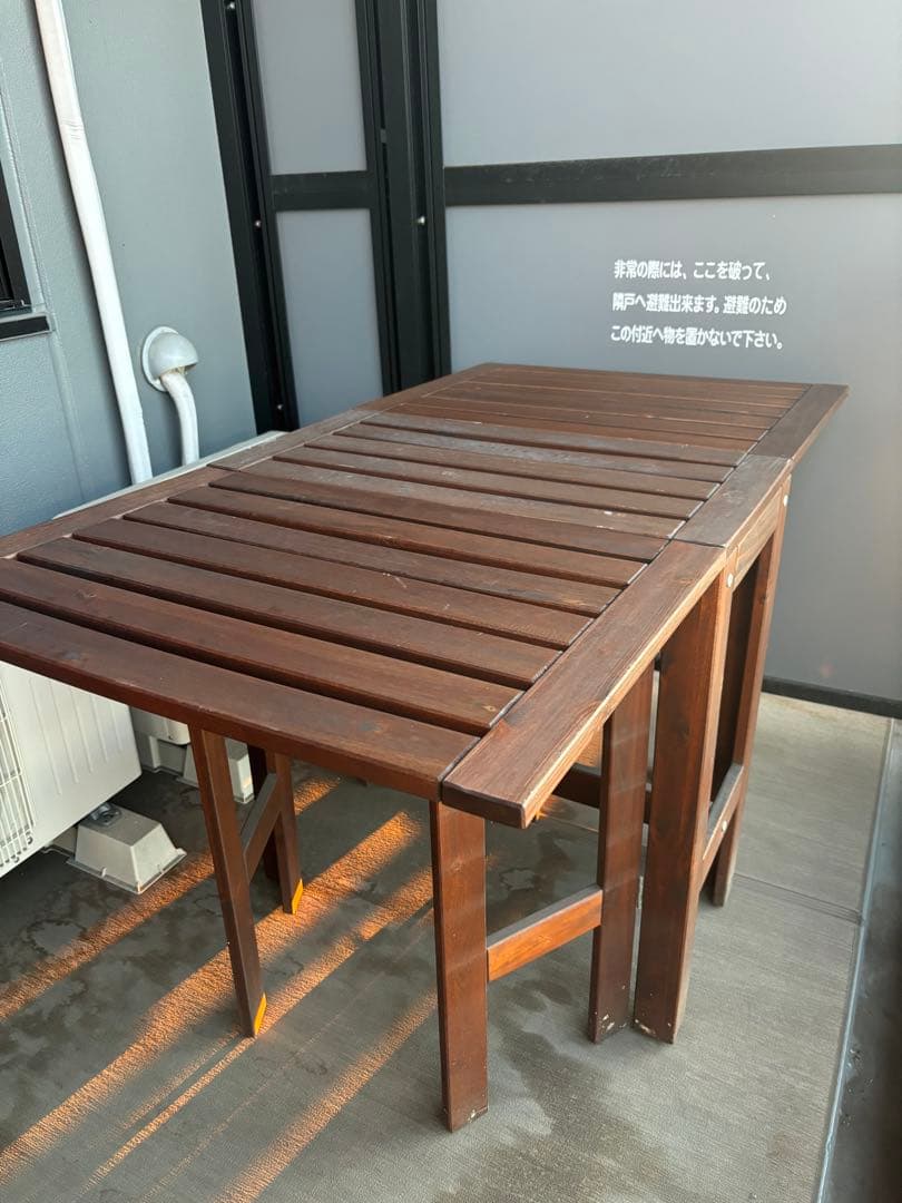 木製アウトドアテーブル スラットデザイン