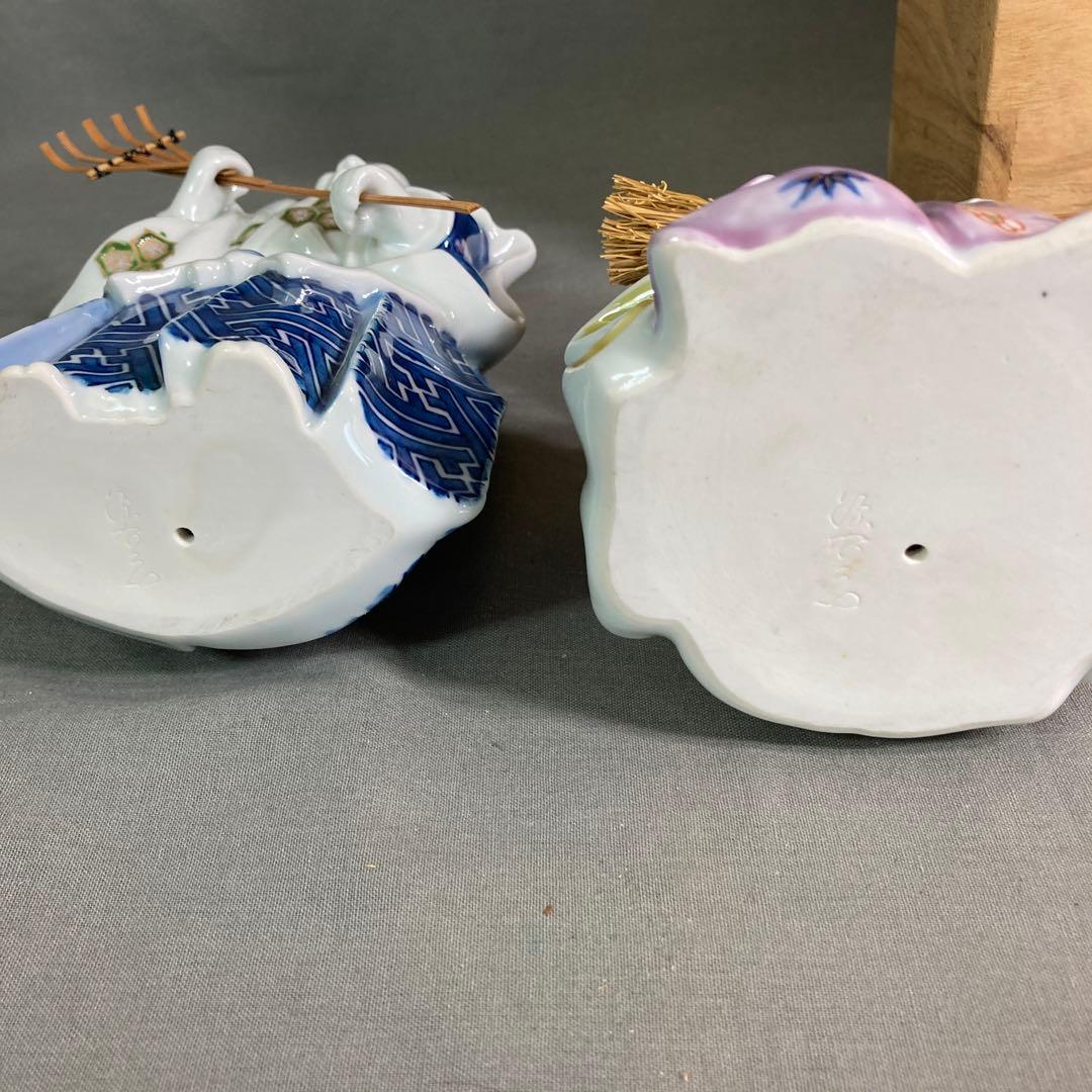 【源右衛門】古伊万里の伝統　日本の名窯　舘林源右衛門作　染錦高砂尉姥人　陶飾置物