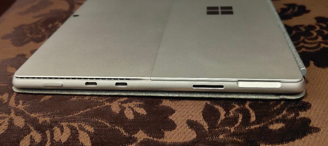 Microsoft Surface Pro 8 本体