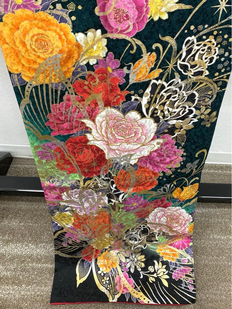 振袖 豪華 銀通し 刺繍 金彩 紋意匠 薔薇 身丈169cm パールトーン加工済