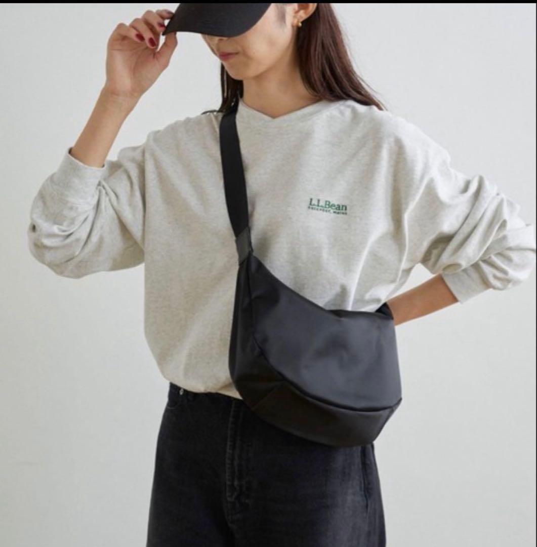 ラシット ナイロン ラウンドショルダーバッグ 金具シルバー　美品