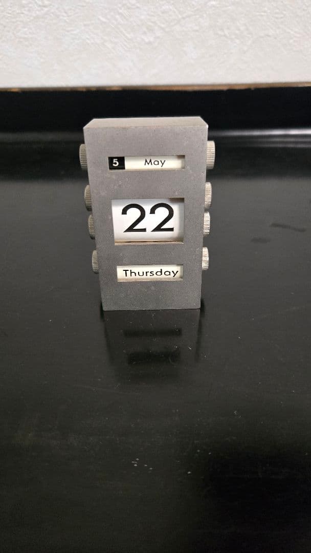 金属製永久デスクカレンダー ダイヤル式　ヴィンテージ　希少　卓上カレンダー