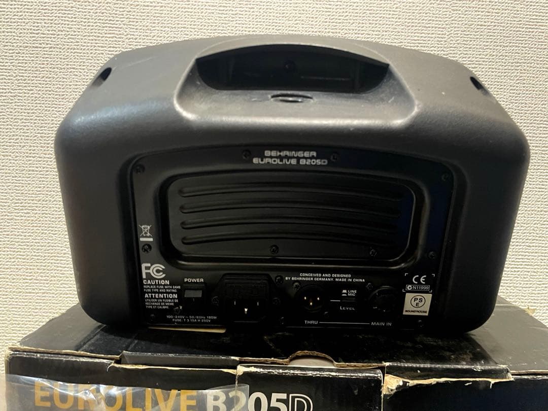 BEHRINGER EUROLIVE B205D②