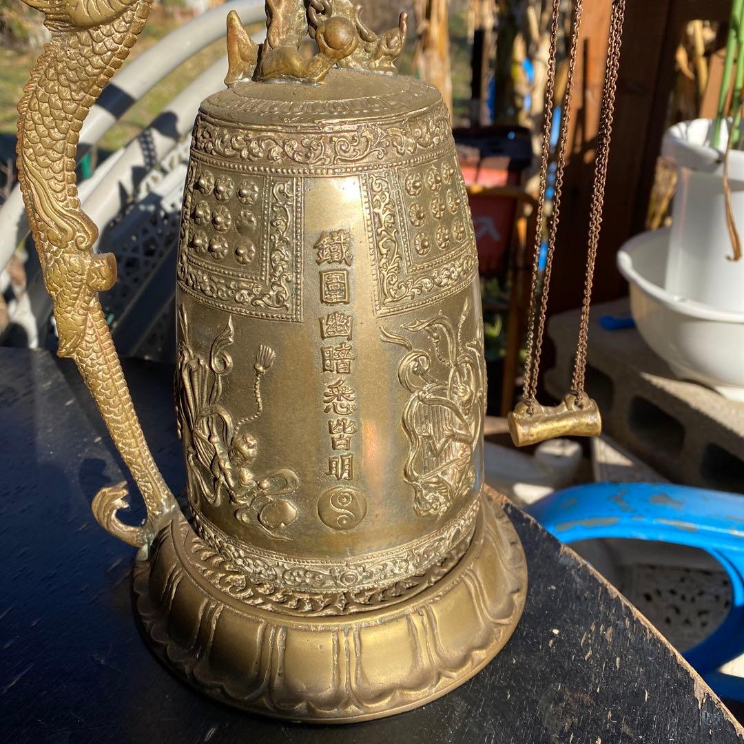 【A51203】釣鐘　梵鐘　龍　仏具　置物　金属　工芸　重さ2.4kg