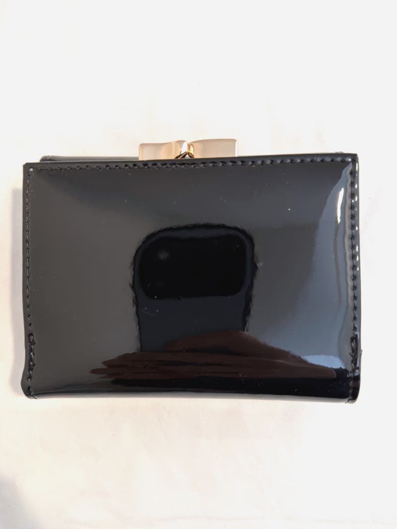 【新品未使用】Vivienne Westwood 三つ折り財布 ブラック 大人気