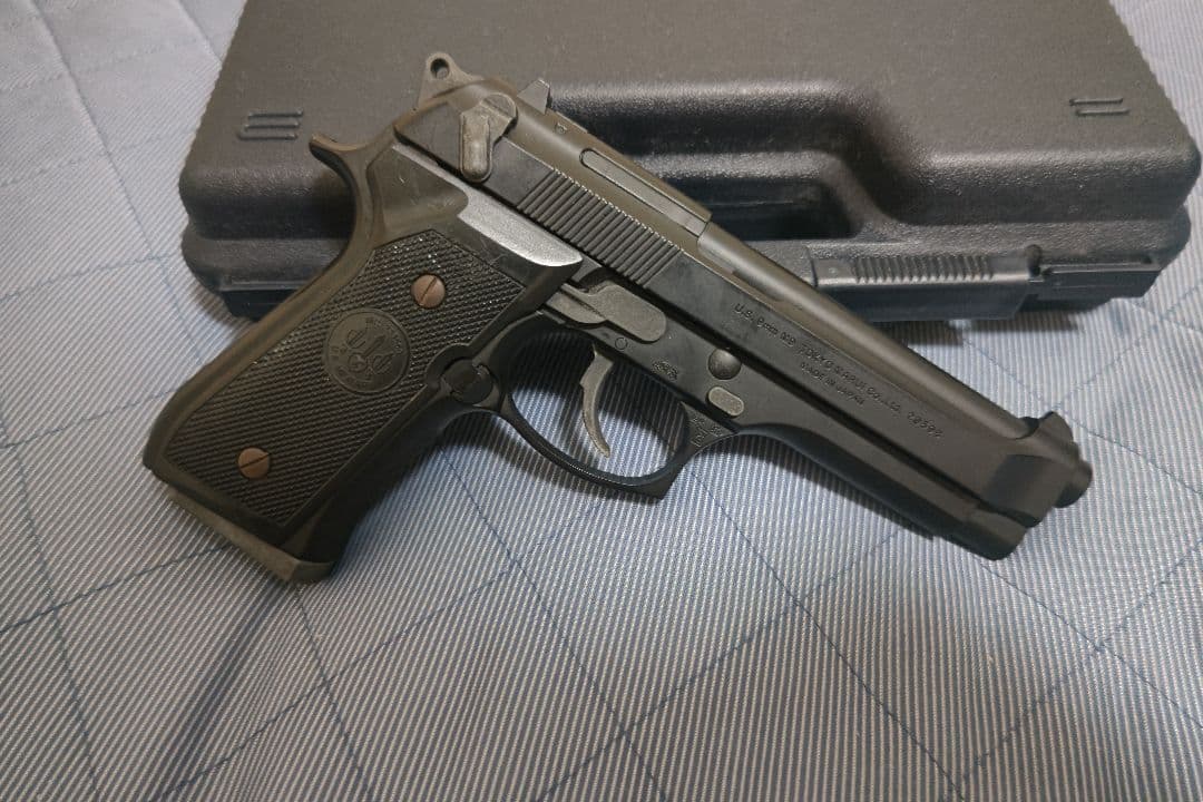 東京マルイベレッタ m92F ガスガン 専用ケース付き