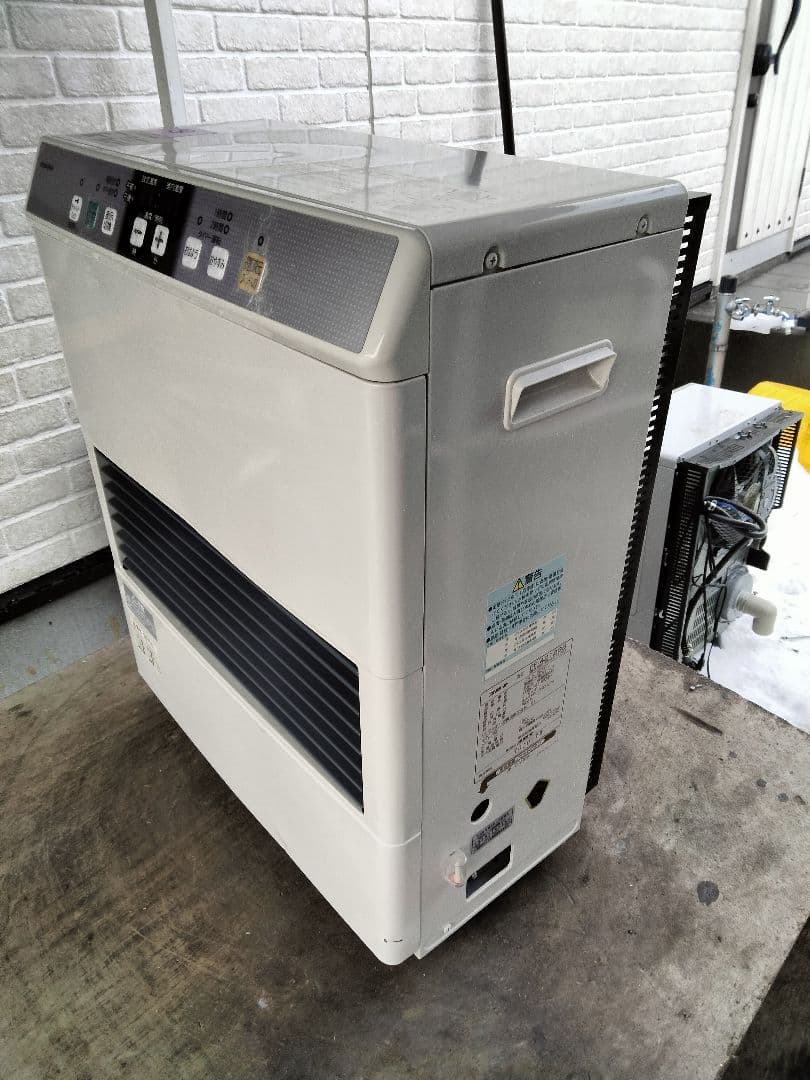 札幌発コロナFF温風石油ストーブ！品番「FF‐4212GS」2013年式中古品④