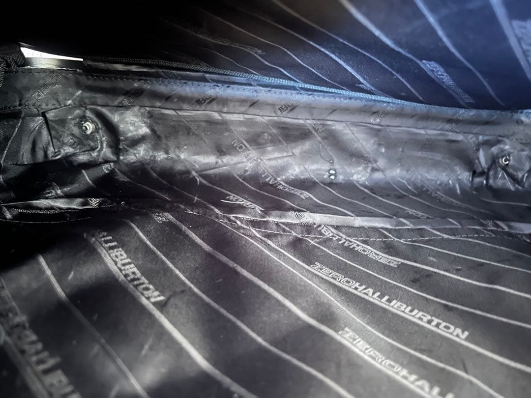 ゼロハリバートン　キャリーケース　2輪　ブラック