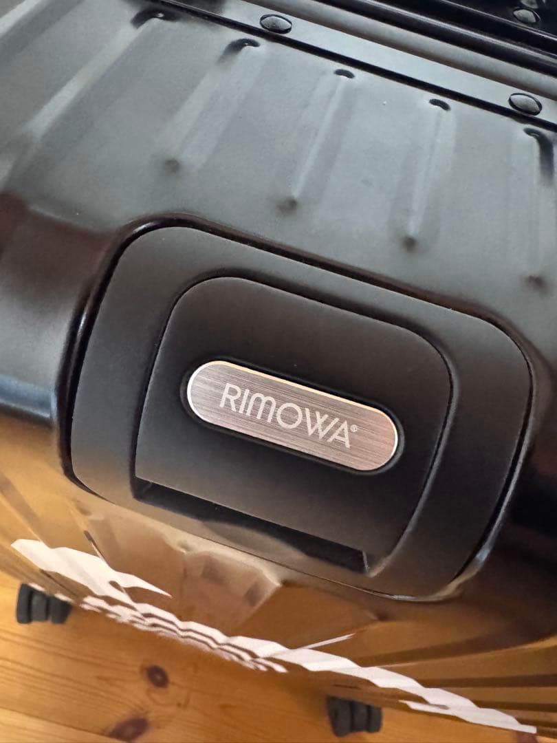 【有名ブランドのコラボ品？】ブラック キャリーケース