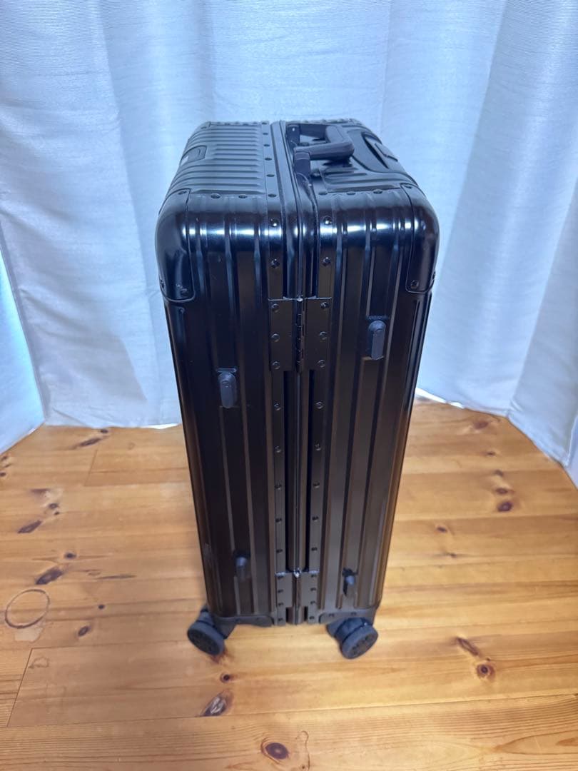 【有名ブランドのコラボ品？】ブラック キャリーケース