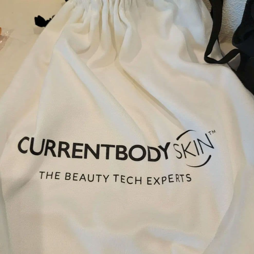 CURRENTBODYskin LEDライトセラピーマスク シリーズ2