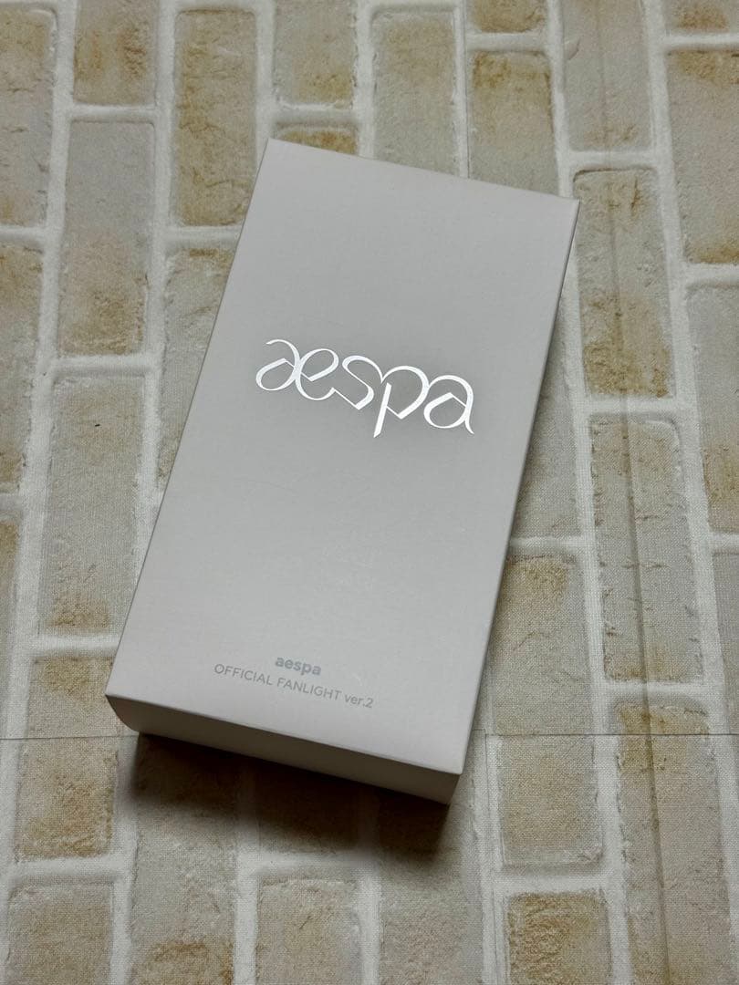 即発送可能 aespa ペンライト ver.2 トレカ4枚付き　公式　新品