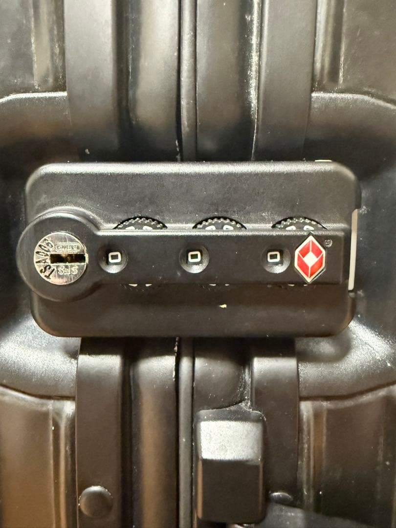 希少 リモワRIMOWA トパーズステルス 機内持込可923.53 4輪 34L