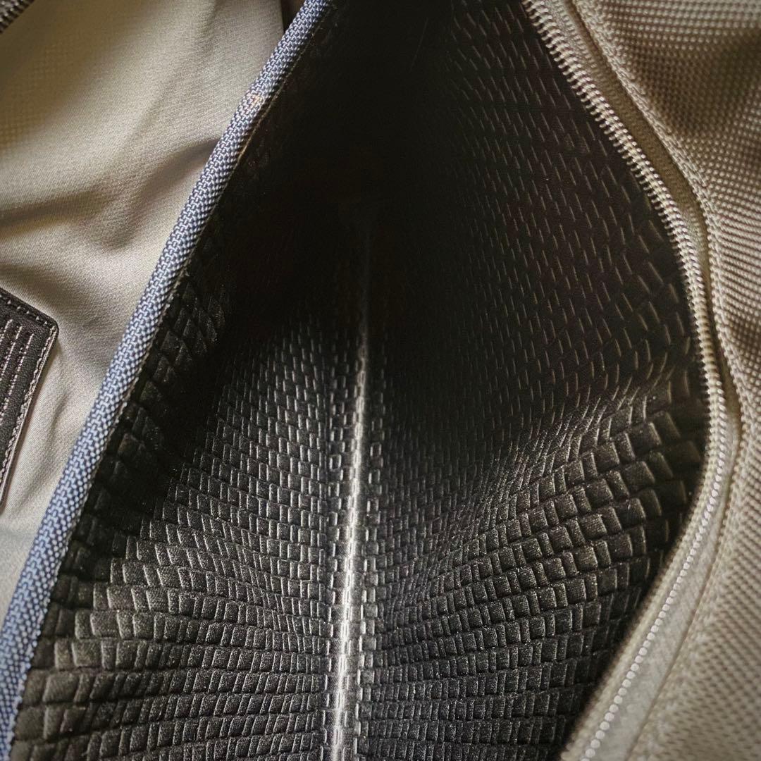 TUMI【最高峰 ALPHA2】26114D2 PC 17インチ対応 2way