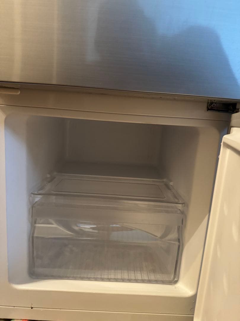 送料込み　シルバー 冷蔵庫 117リットル　一人暮らし