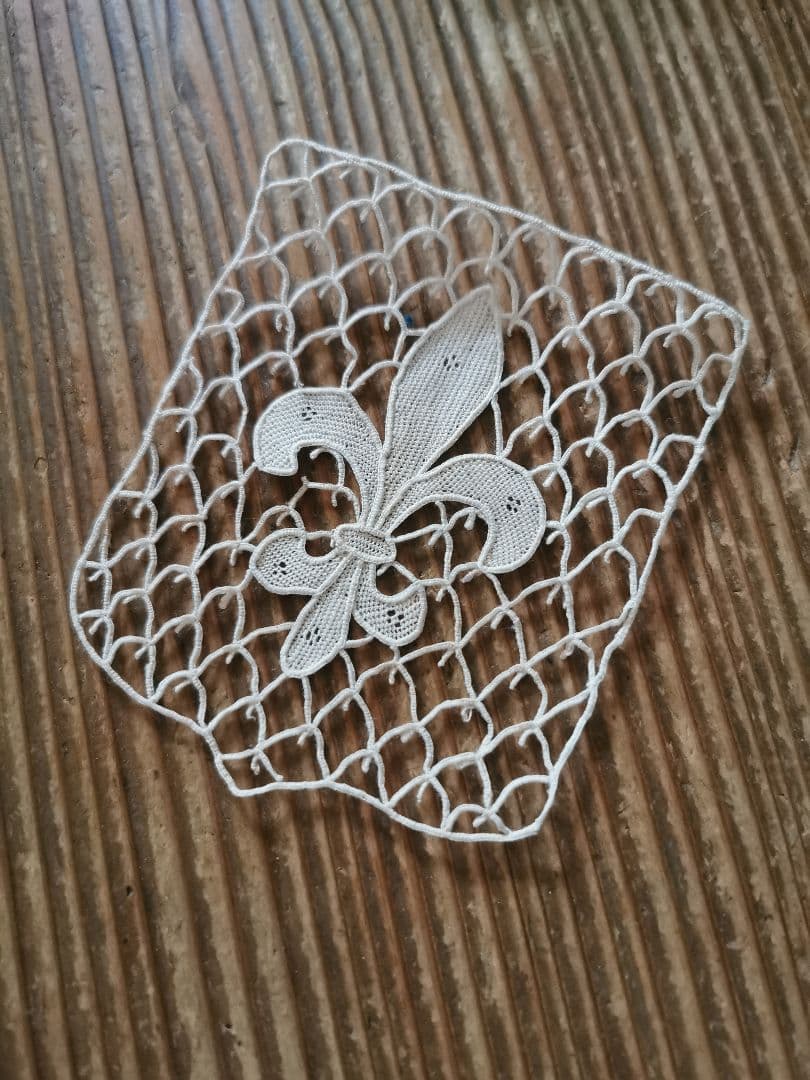 アンティーク ポワンドヴェニス フルール・ド・リス 騎士の百合紋 プチドイリー