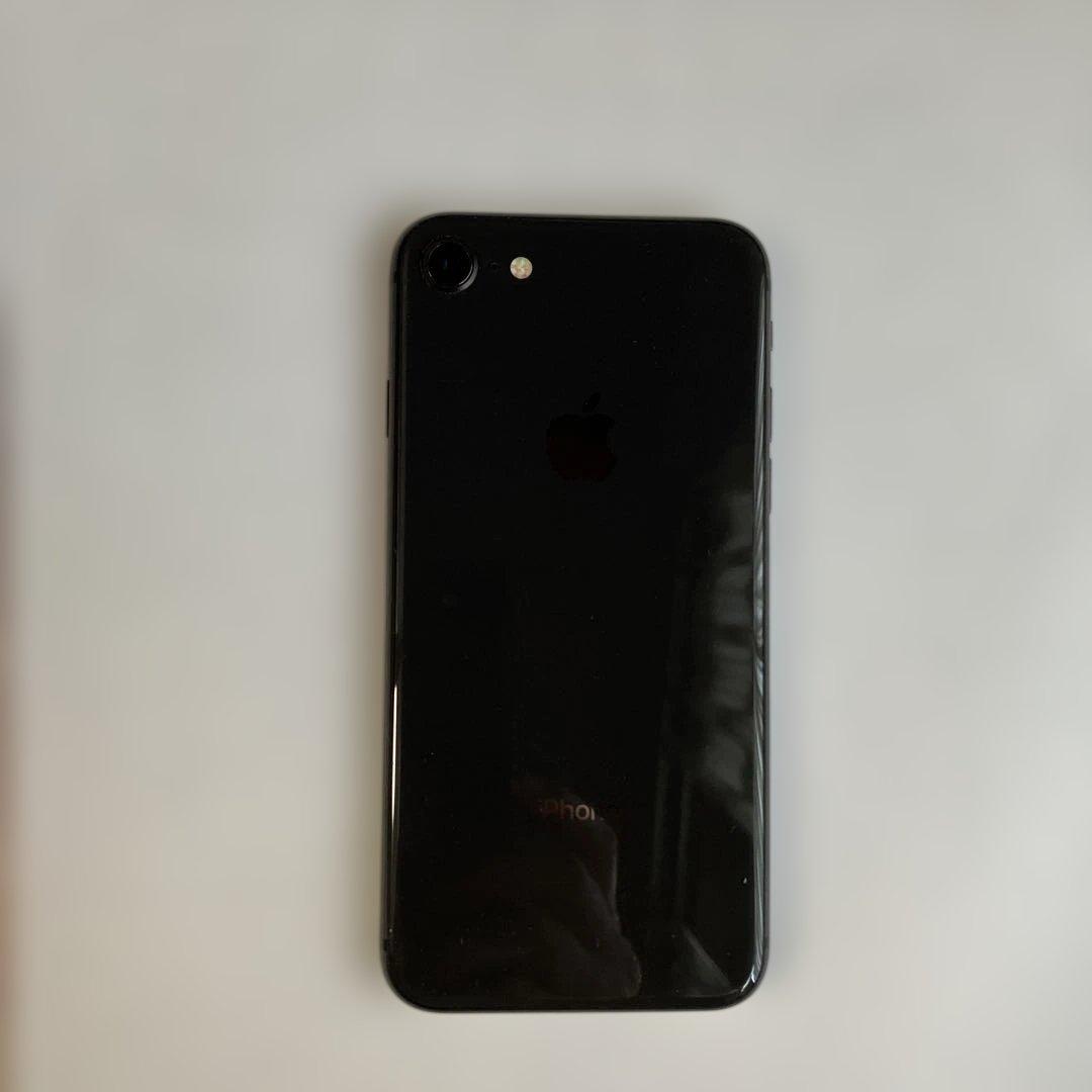 お*り様 iPhone 8 64GB