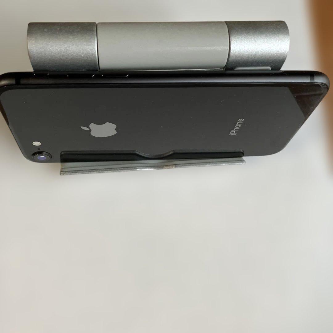 お*り様 iPhone 8 64GB