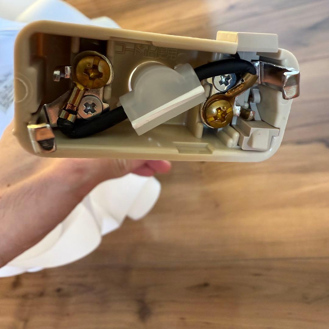 【美品】ペンダントライト 波状デザイン ホワイト