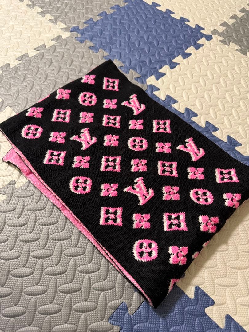 Louis Vuitton マフラー ブラック×ピンク